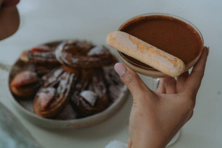 Tiramisu traditionnel : la recette de famille qui tient sans gélatine